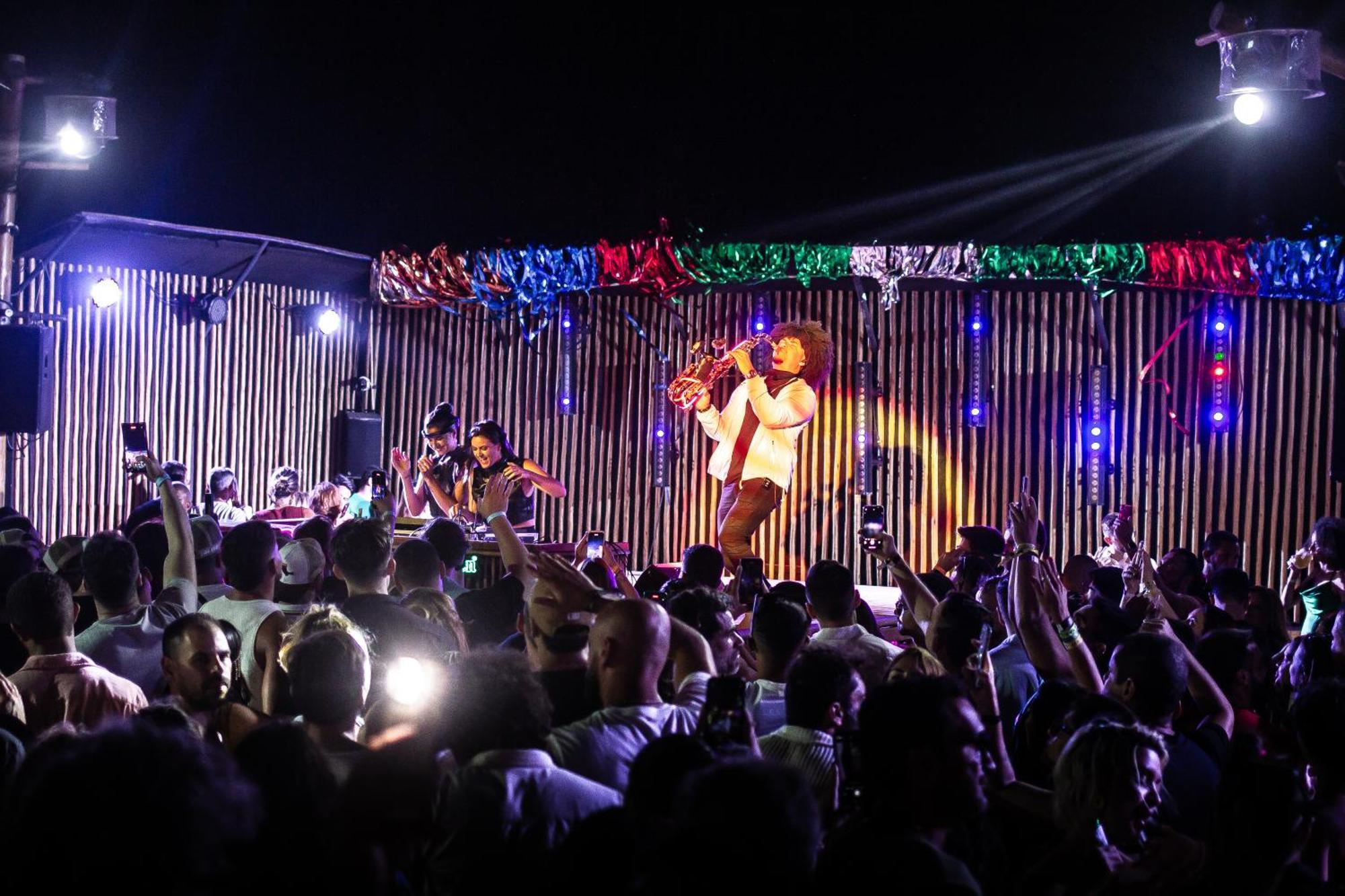 Cafe Jeri Hotel Jijoca de Jericoacoara Exterior foto The band performing in 2019